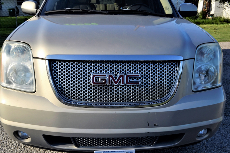 concession-VERIGNON-min_gmc-yukon-truck-grill-2828425